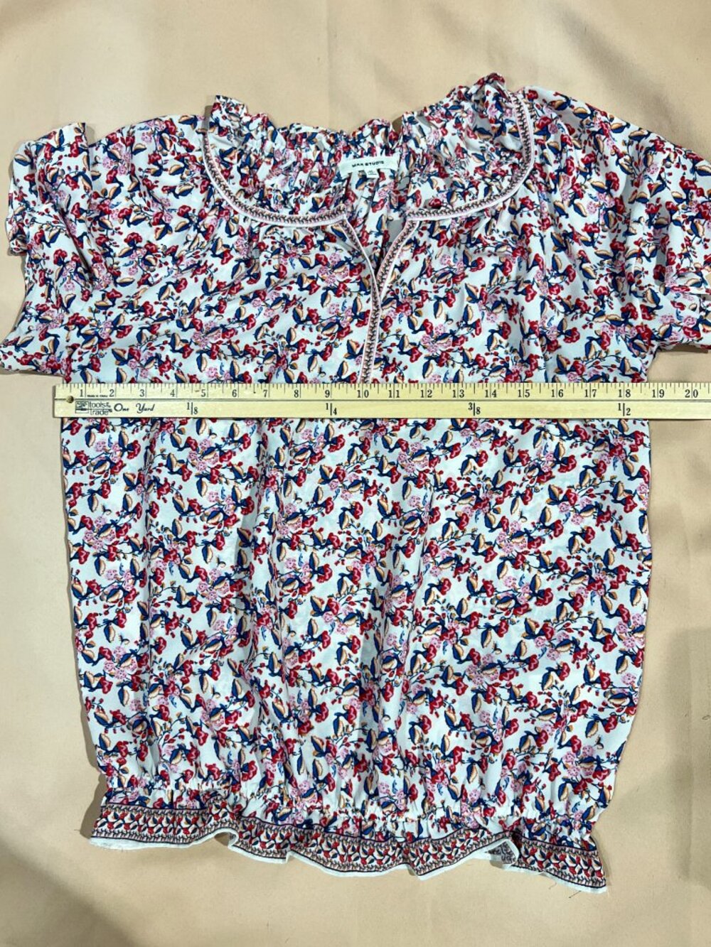 Max Studio Blue Floral Flutter Sleeve Smocked Hem Blouse M Ruffle Split Neck Top - Picture 9 of 10